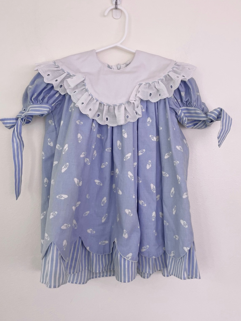 Vintage Anne Savoy Scalloped Eyelet Bow Dress Blue White size 2T Babydoll